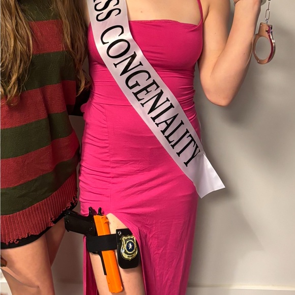 Dresses - Picture 7 of 7